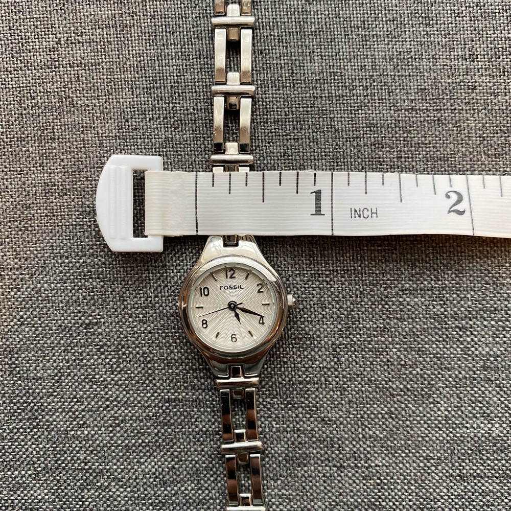 Women’s Fossil watch - Picture 4 of 4